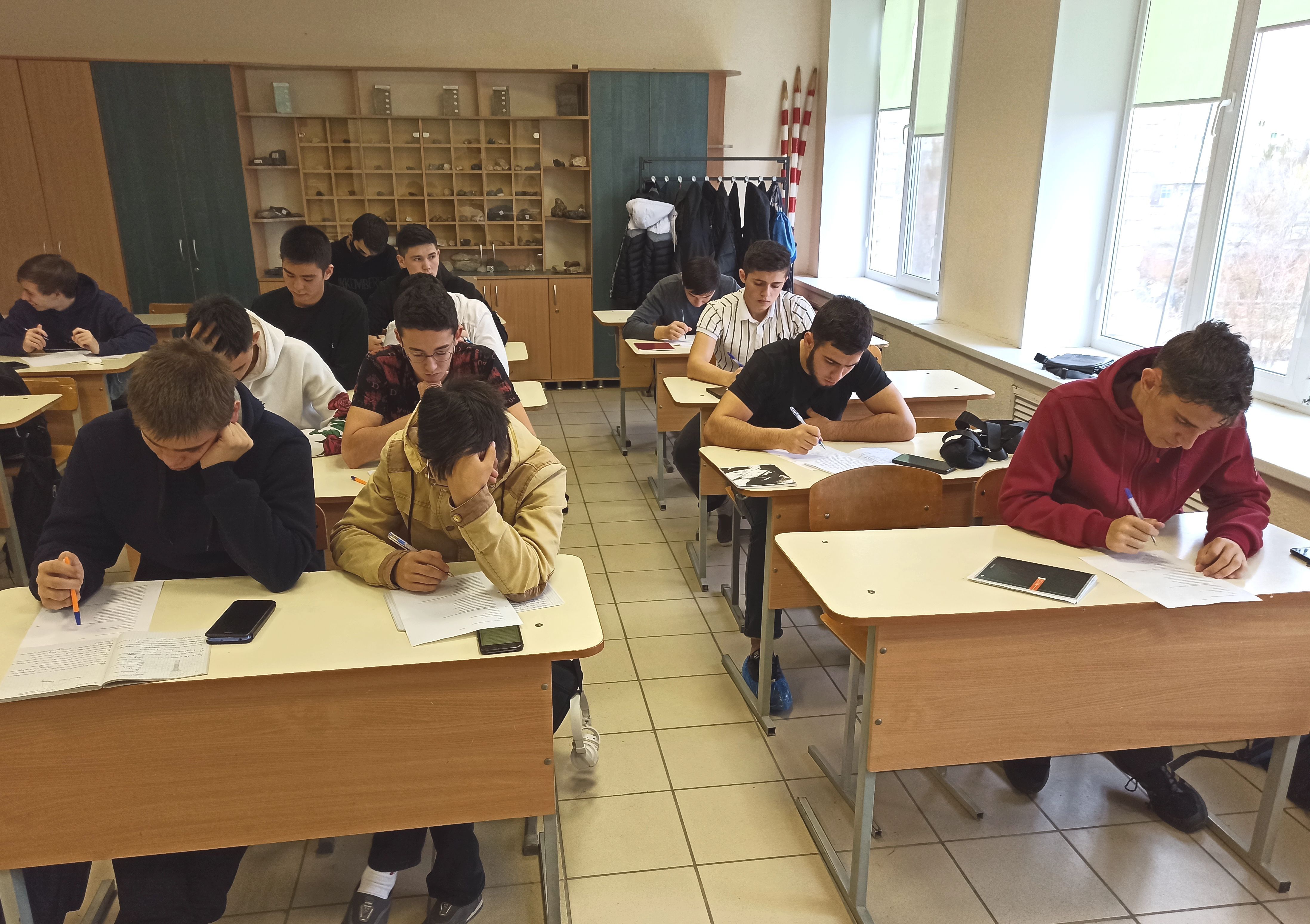 Студентам АГПК рассказали о противодействии коррупции