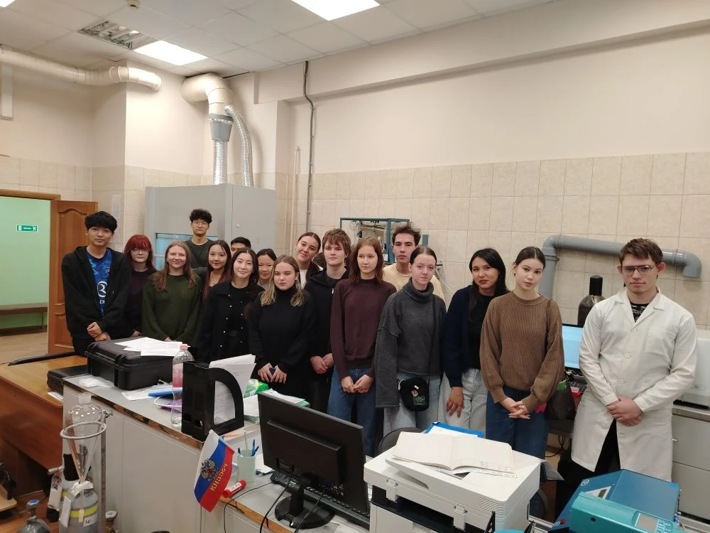 Студенты-экологи познакомились с работой Центра лабораторного анализа и технических измерений