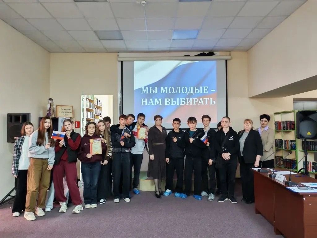 Студенты Лиманского филиала АГПК сразились в интеллектуальном брейн-ринге «Ступени власти»