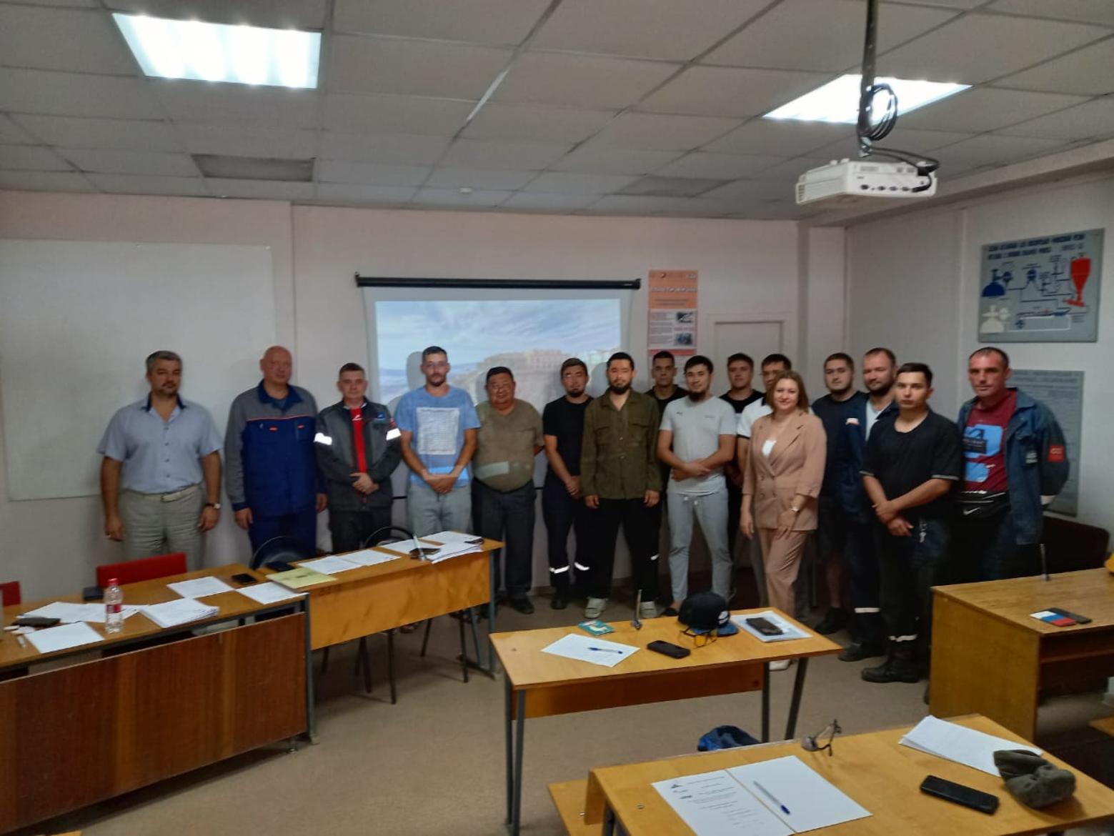 На базе АГПК завершилось обучение сотрудников завода «Лотос» по судостроительным технологиям  