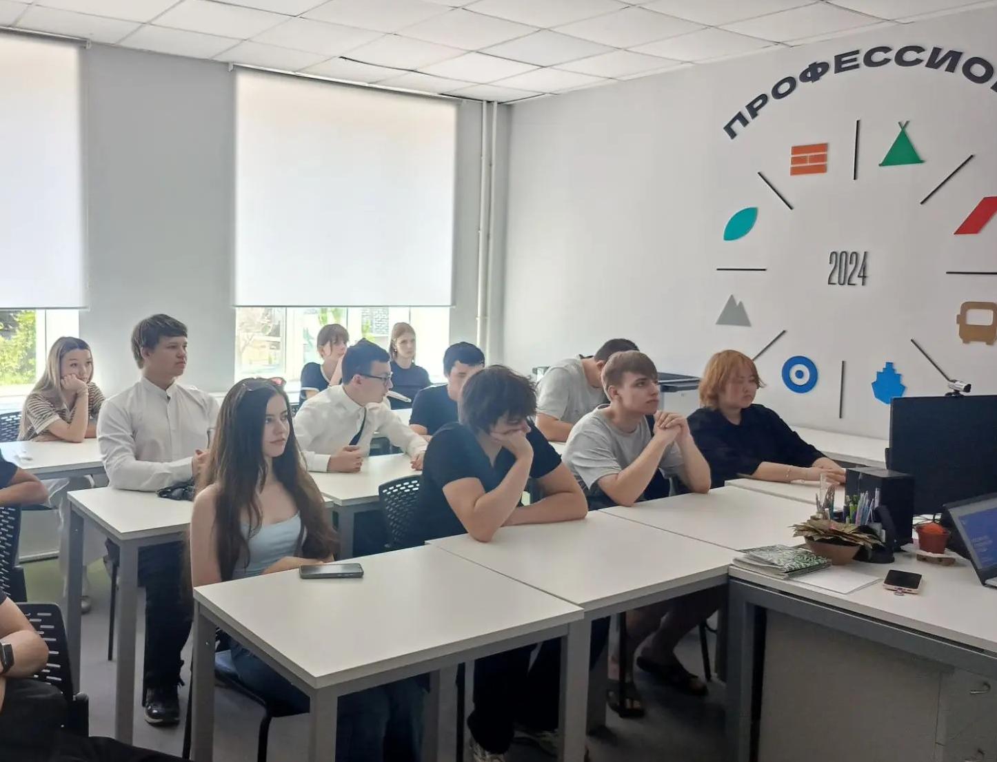 В АГПК продолжается обучение студентов-участников РСО