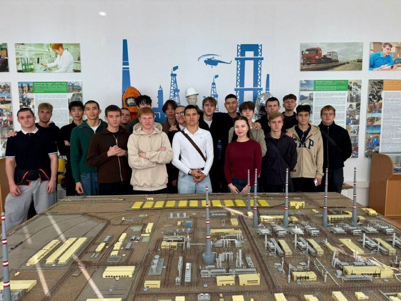 Студенты специальности 21.02.01 «Разработка и эксплуатация нефтяных и газовых месторождений» посетили Музей ООО «Газпром добыча Астрахань»