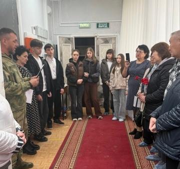 Студенты Лиманского филиала АГПК почтили память героев СВО на открытии музейной экспозиции