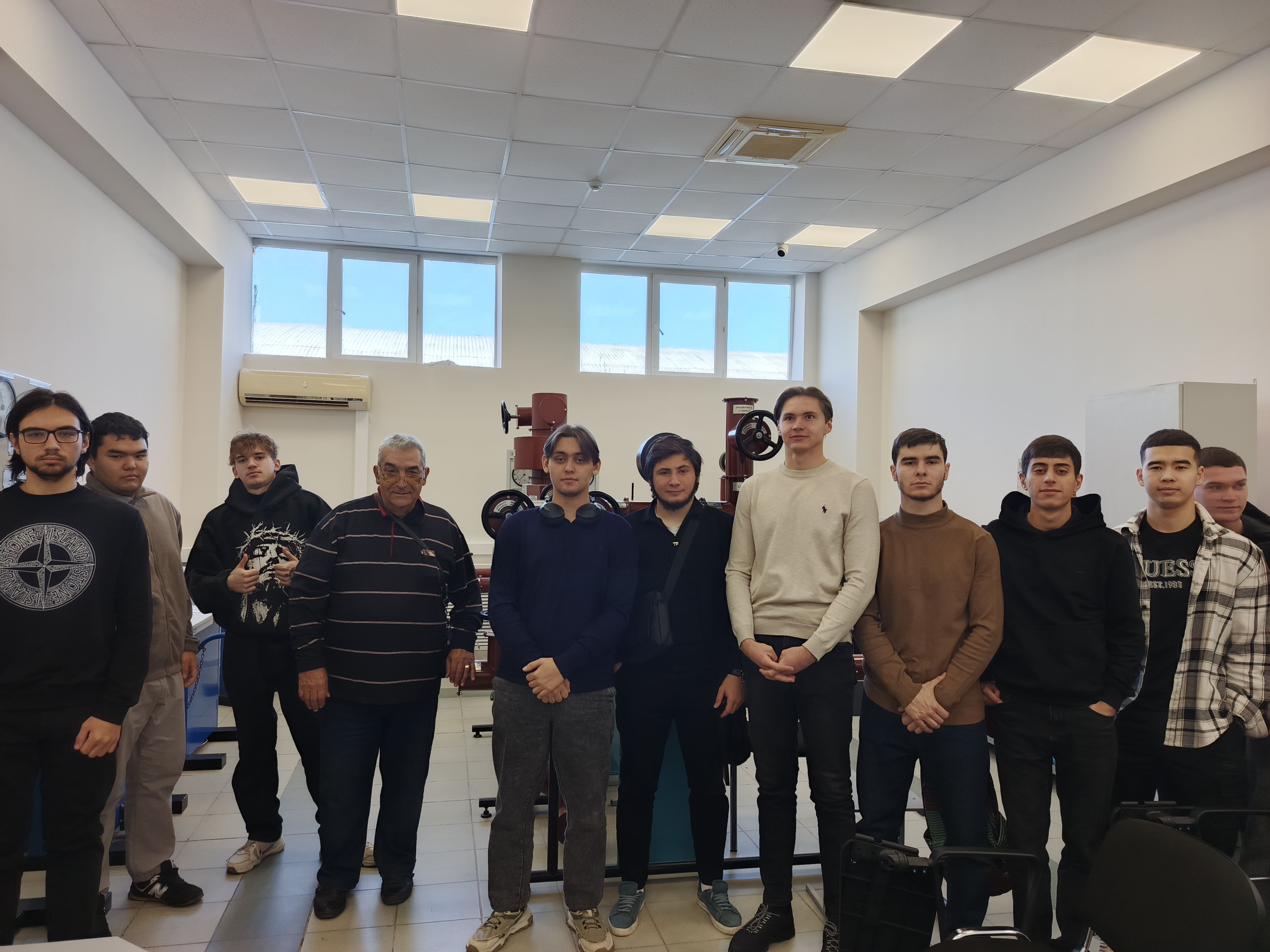 От колледжа к карьере: «СтройПласт‑Юг» пригласил студентов БС‑3109 на работу