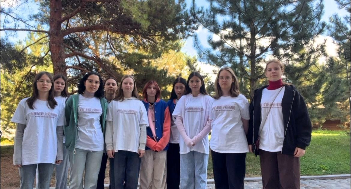 Волонтеры культуры АГПК оказали помощь на "Астраханской палитре"