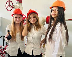 В АГПК продолжается насыщенная профориентационная работа со школьниками!