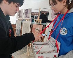 Студенты АГПК приняли участие в «Диктанте Победы» в библиотеке имени Н. К. Крупской