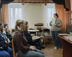 Архивное дело на практике у студентов-банкиров АГПК