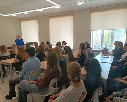 В АГПК прошла профилактическая встреча студентов со специалистом УКОН УМВД по Астраханской области