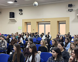 Педагог-психолог провёл лекцию о буллинге для студентов СТИД