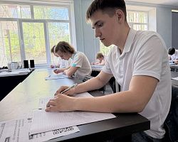 Студенты механического отделения приняли участие в патриотической акции «Фронтовой треугольник‑2026»