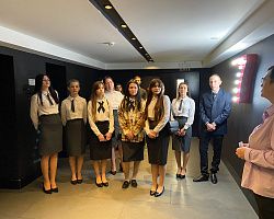 Будущие выпускники побывали на экскурсии в отеле «Азимут» 