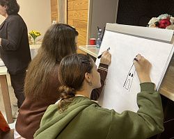 Студенты Лиманского филиала АГПК зажигают Маяки добра