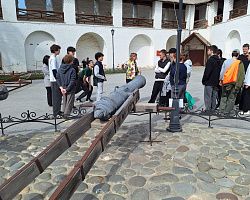 Экскурсия студентов в Астраханский кремль