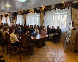 Студенты группы ТГ‑1209 познакомились с мировым наследием Льва Толстого в библиотеке им. Крупской