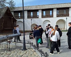 Экскурсия студентов в Астраханский кремль