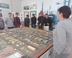 Будущая работа своими глазами: студенты посетили "Газпром добыча Астрахань"