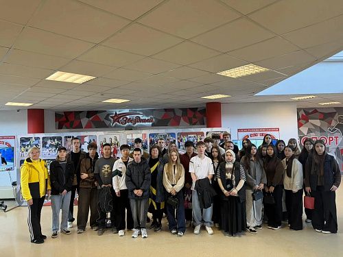 Студенты АГПК на матче по гандболу 