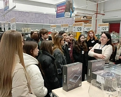Профориентационная экскурсия логистов АГПК в гипермаркет Лента