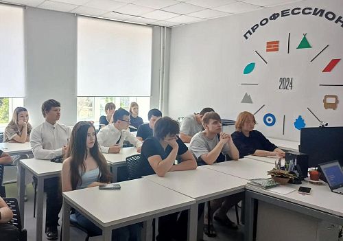 В АГПК продолжается обучение студентов-участников РСО