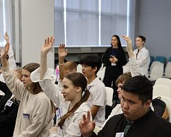 Депутат Госдумы Леонид Огуль в гостях АГПК с программой «Готов к санитарной обороне»