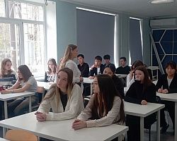 В преддверии Дня Матери студенты АГПК встретились с психологами фонда "Елизаветинский"