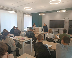 Психологи АГПК провели серию просветительских встреч о здоровом образе жизни и профилактике ВИЧ среди студентов